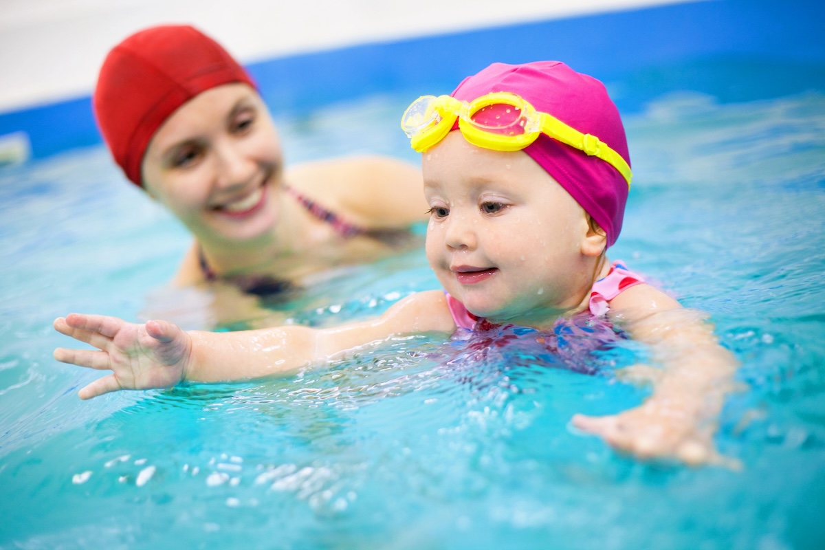 Schwimmen lernen mit Kindern